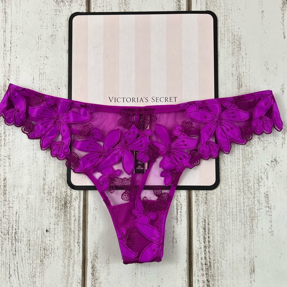 36DD/M VS Very Sexy Ziggy Glam Flower Lightly Lined Quarter Cup Bustier & Thong - Picture 11 of 14